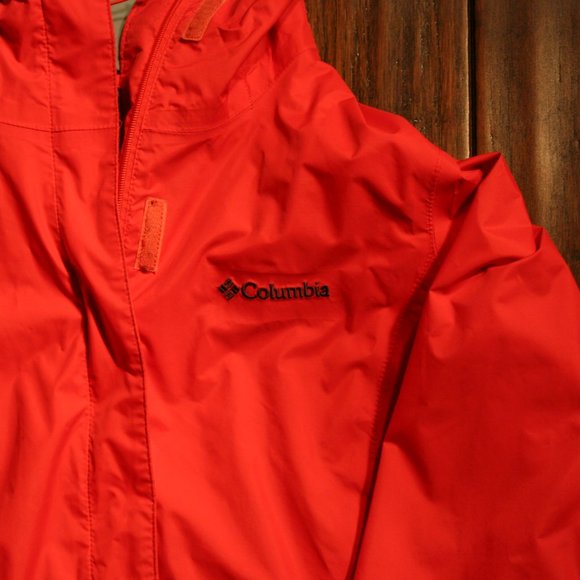 Bright Red Columbia Lightweight Shell. Super Good Condition - Picture 4 of 6